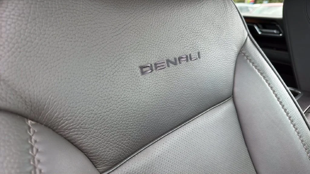 Used 2024 Onyx Black GMC Denali image 41