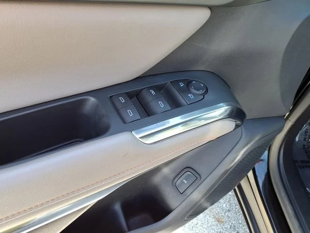 Used 2025 Mosaic Black Metallic Chevrolet LT image 15