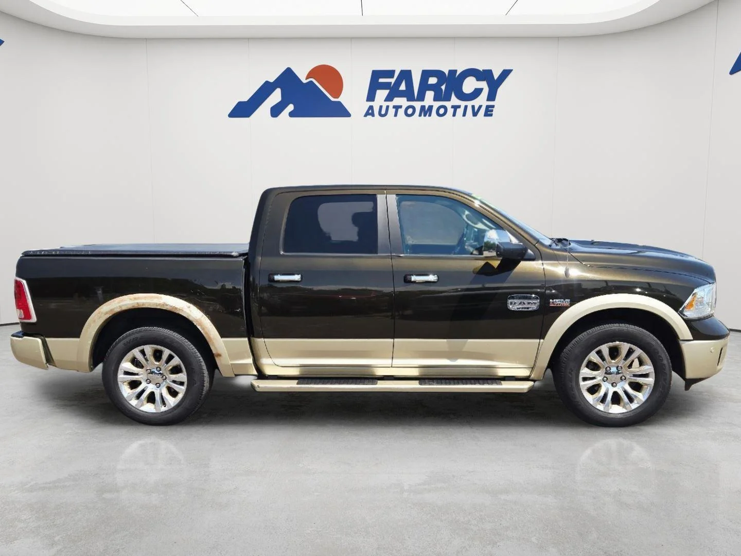 Used 2014 Black Gold Pearlcoat Ram Longhorn image 4