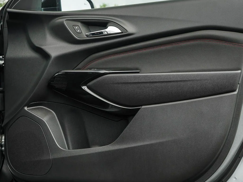 2026 Chevrolet Trax RS - Photo 8