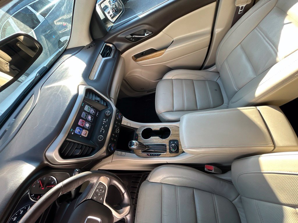 Used 2017 White GMC Denali image 14