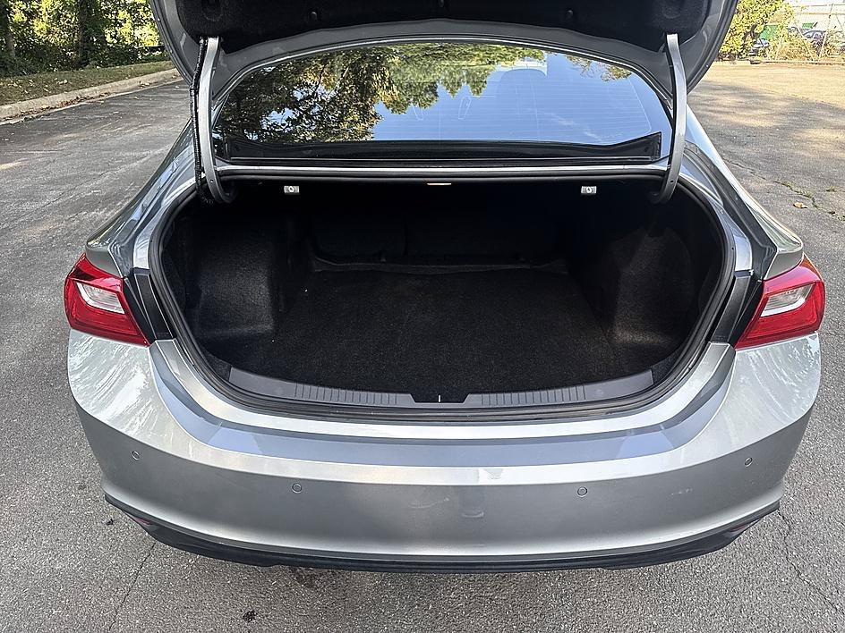 Used 2025 Sterling Gray Metallic Chevrolet LT image 21