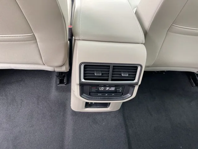 2026 Volkswagen Atlas SE w/Tech - Photo 15