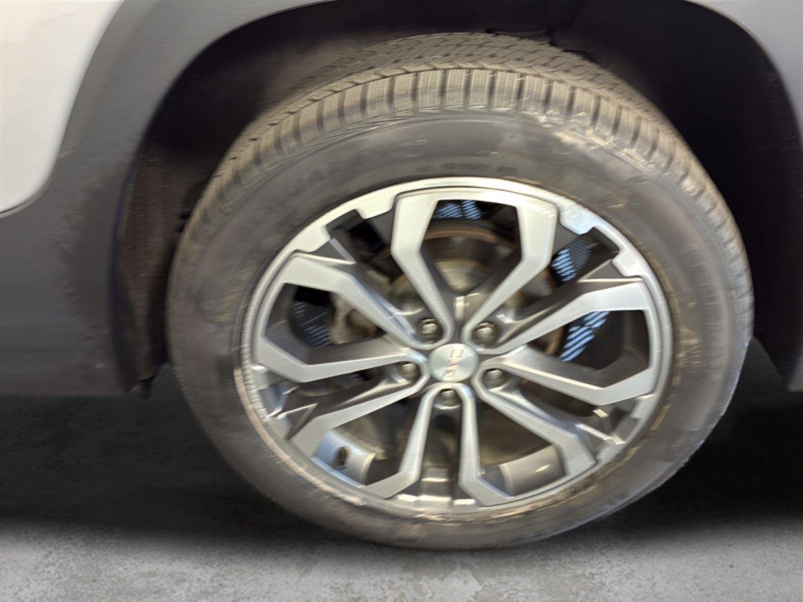 Used 2019 Quicksilver Metallic GMC SLT image 13