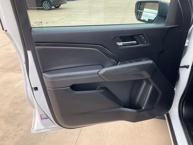 Used 2024 Summit White Chevrolet LT image 5
