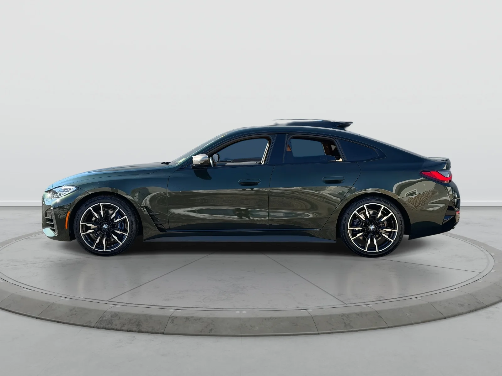 Used 2024 Green BMW M440i xDrive image 4