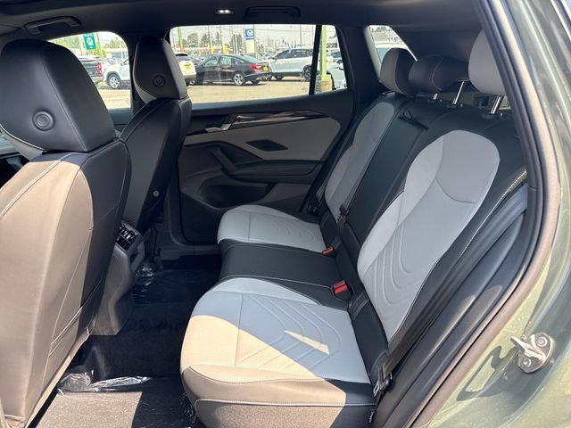 New 2026 Avocado Green w/Deep Black Roof Volkswagen SE R-Line Black image 15