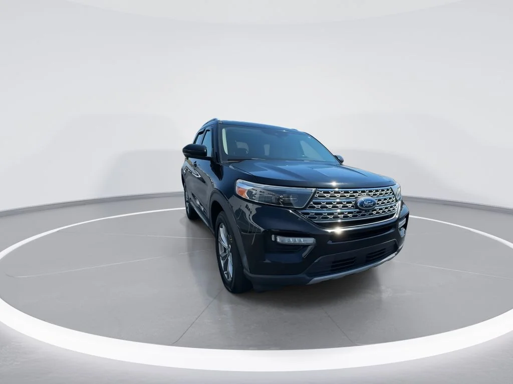 Used 2020 Black Ford Limited image 3
