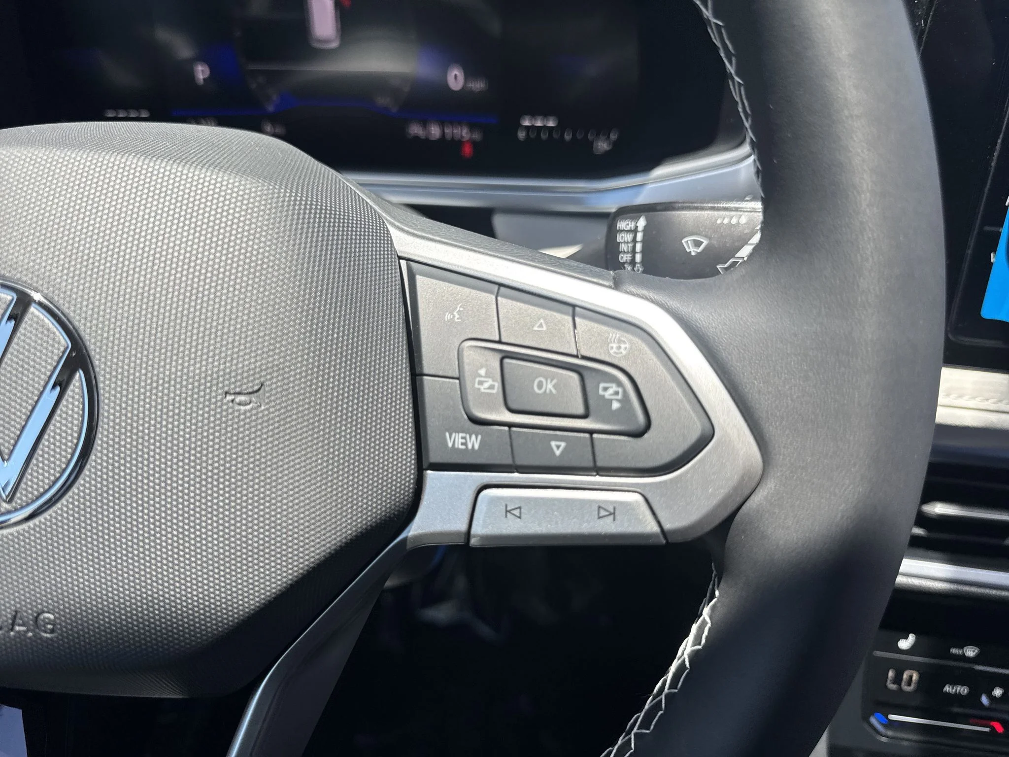 New 2026 Platinum Gray Metallic Volkswagen SE image 21