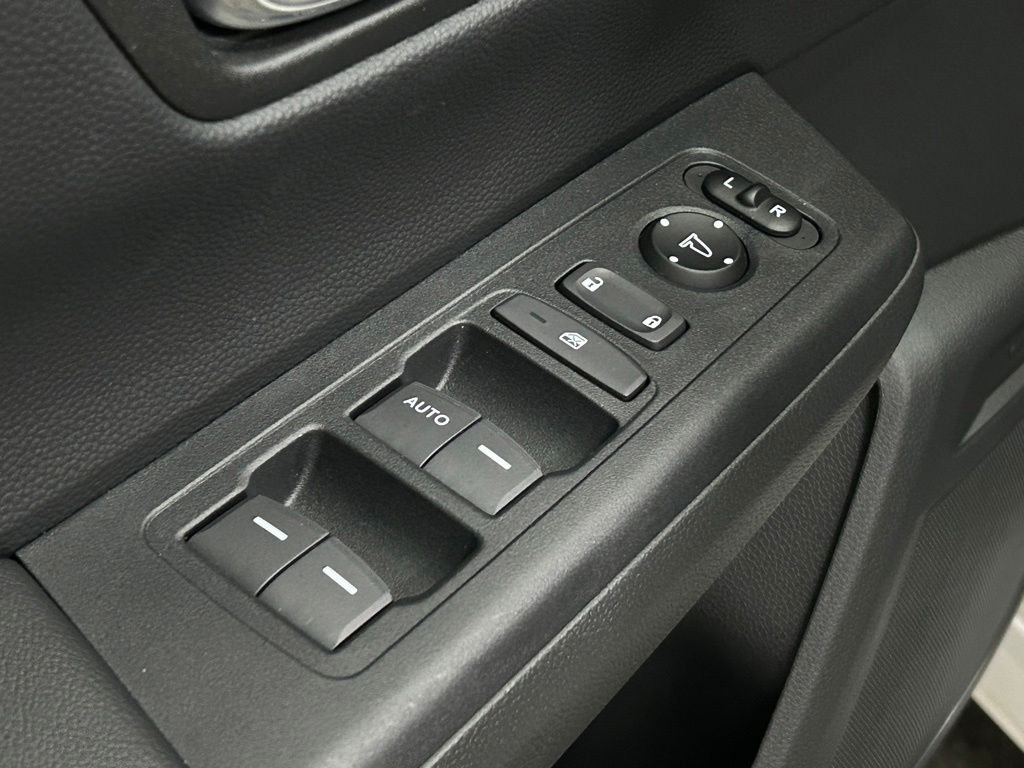 2026 Honda CR-V LX - Photo 17