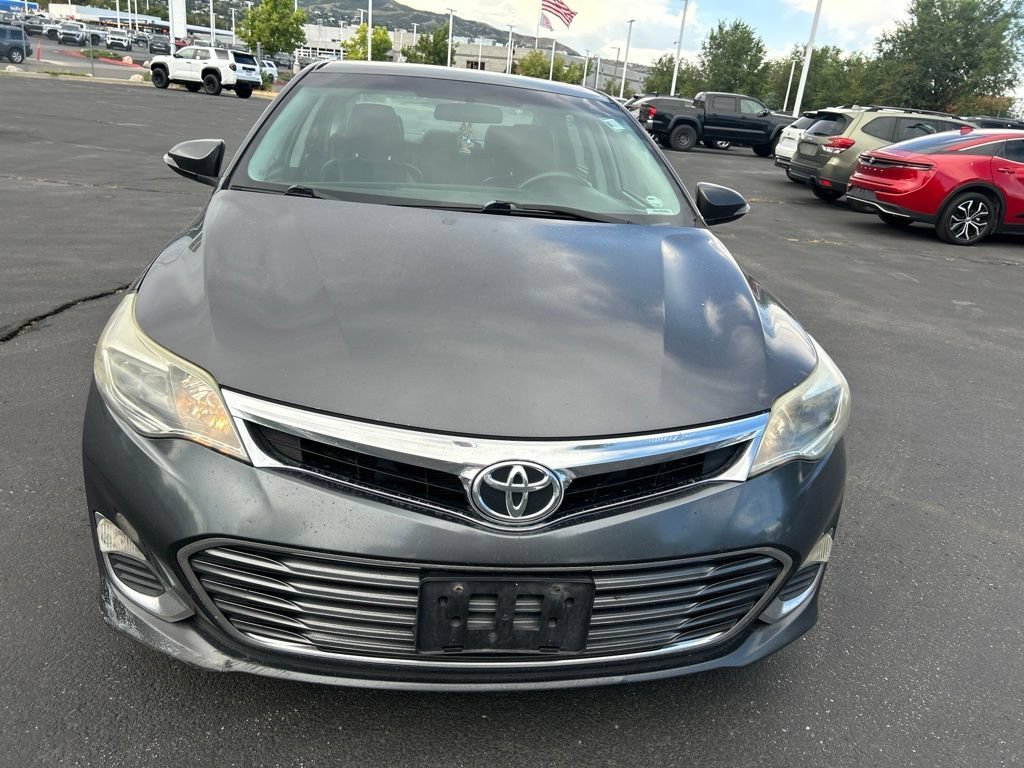 Used 2013 Magnetic Gray Metallic Toyota XLE image 4