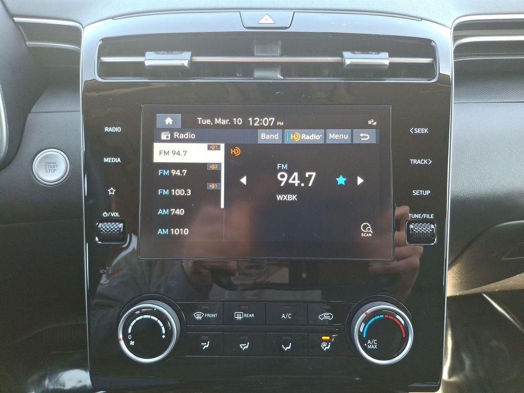 Used 2023 Black Hyundai SEL image 12