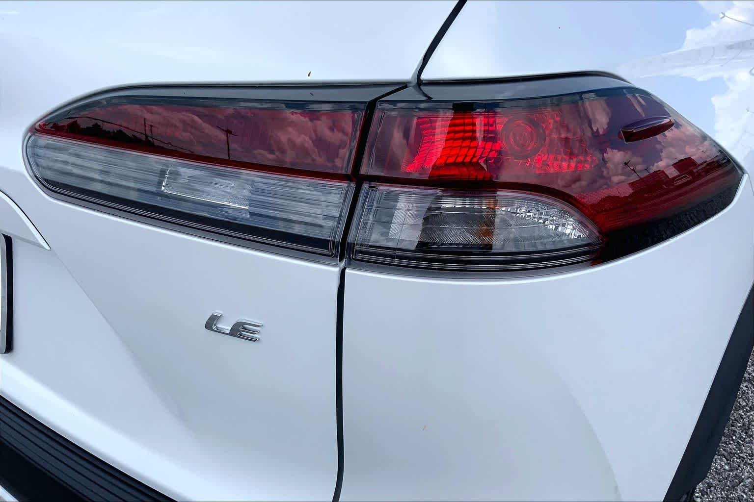 Used 2026 Wind Chill Pearl Toyota LE image 30