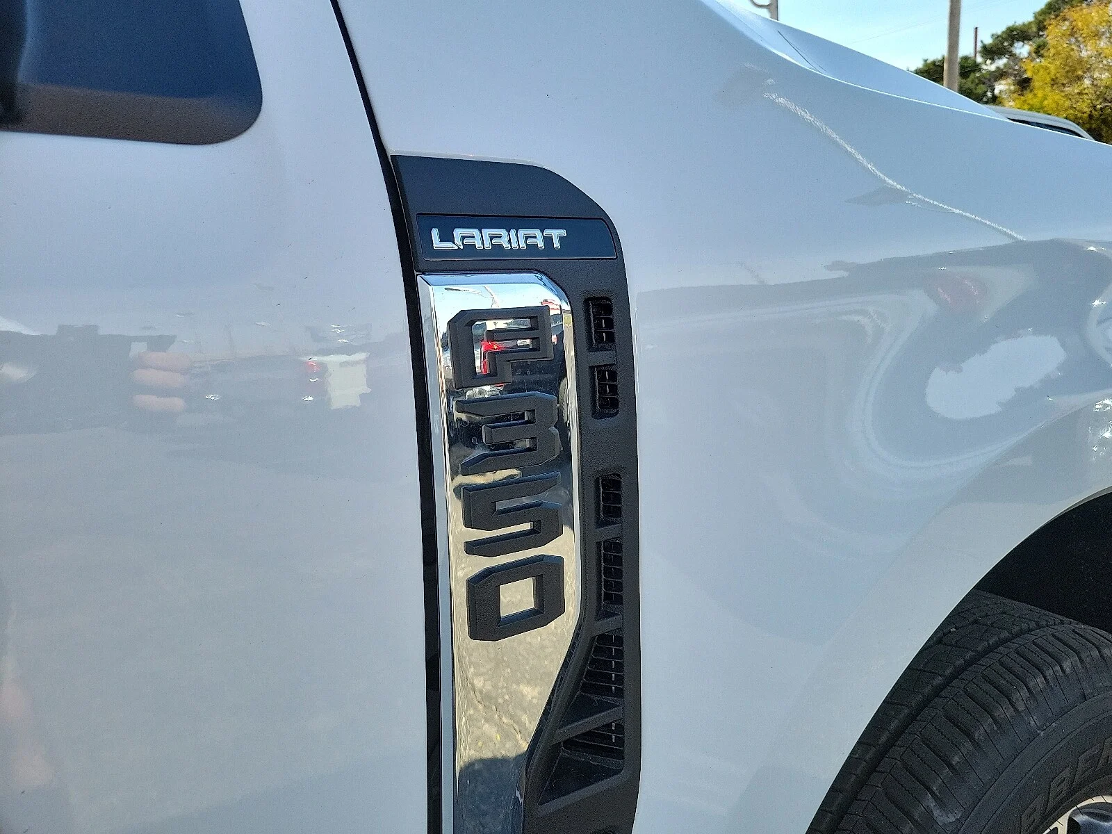 New 2026 Oxford White Ford F-350&reg; Lariat&reg; image 7