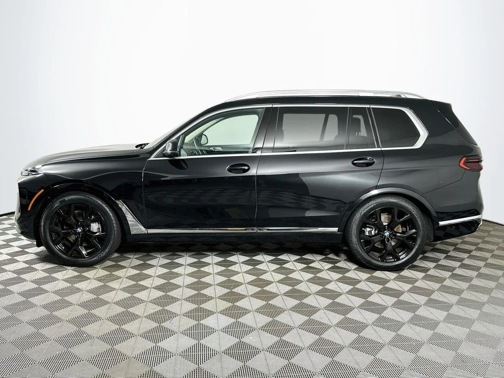 Used 2026 Black Sapphire Metallic BMW xDrive40i image 8