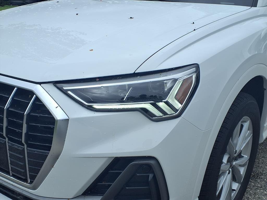Used 2025 Arkona White Audi S line Premium image 3