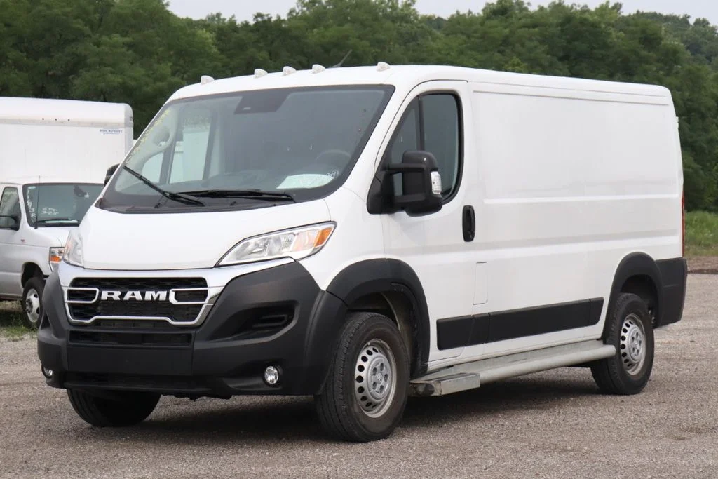 Used 2025 White Ram Base image 5