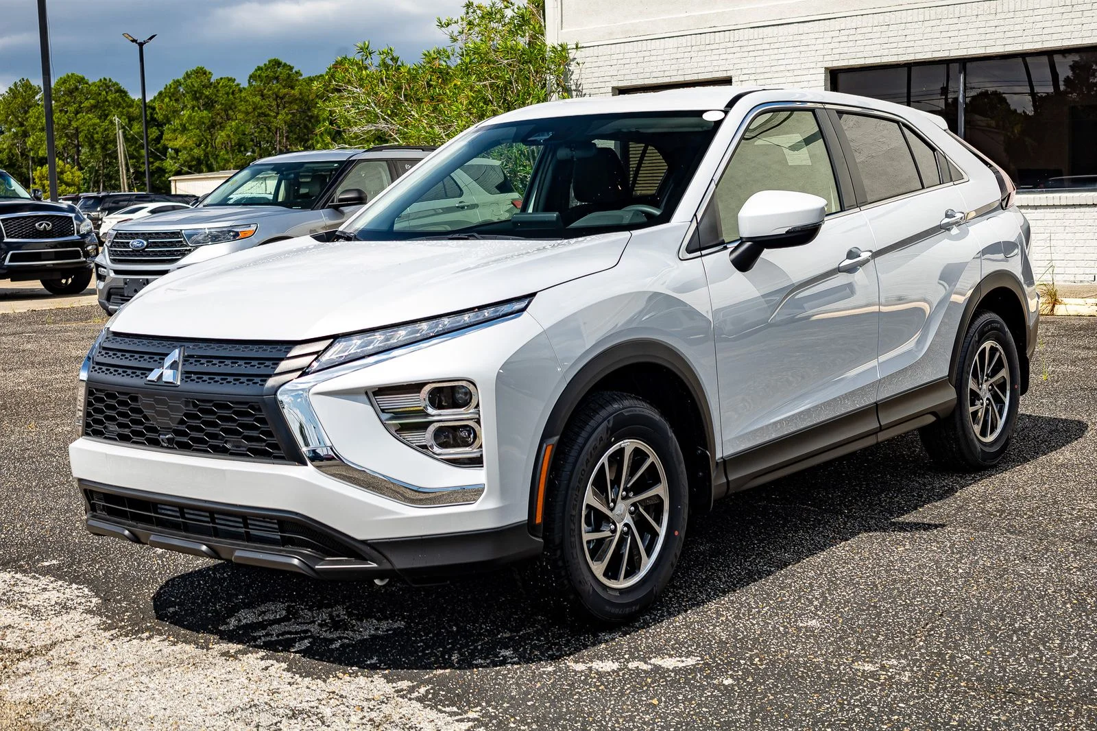 2026 Mitsubishi Eclipse Cross ES S-AWC's photo