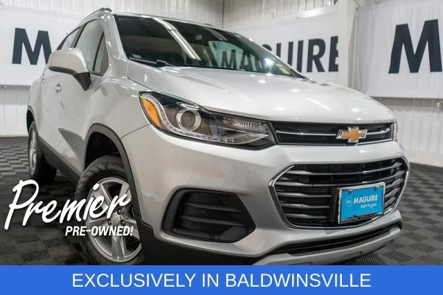 Used 2022 SILVER ICE METALLIC Chevrolet LT image 1