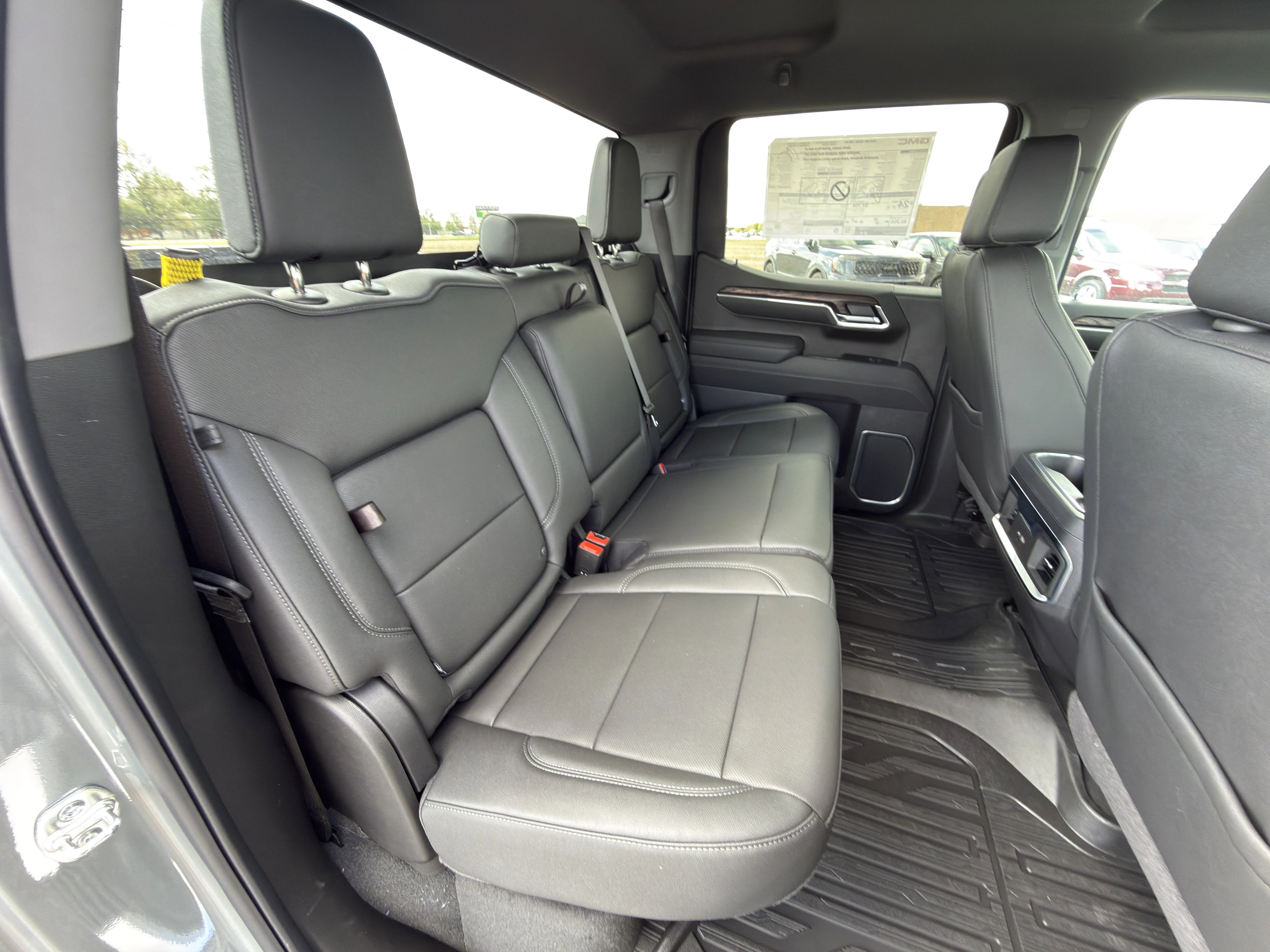 2026 GMC Sierra 1500 SLT - Photo 20