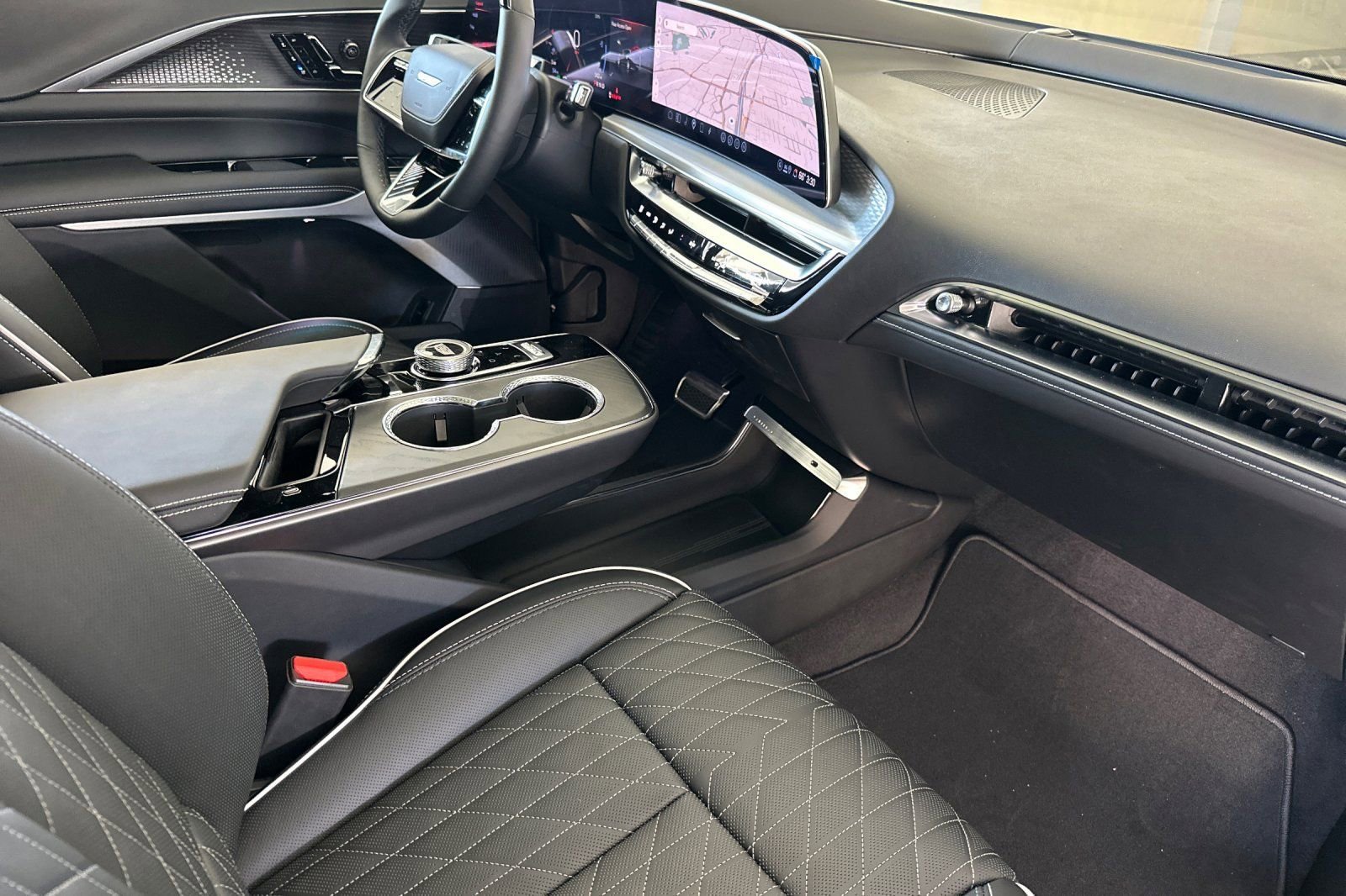 2026 Cadillac LYRIQ V Premium - Photo 16