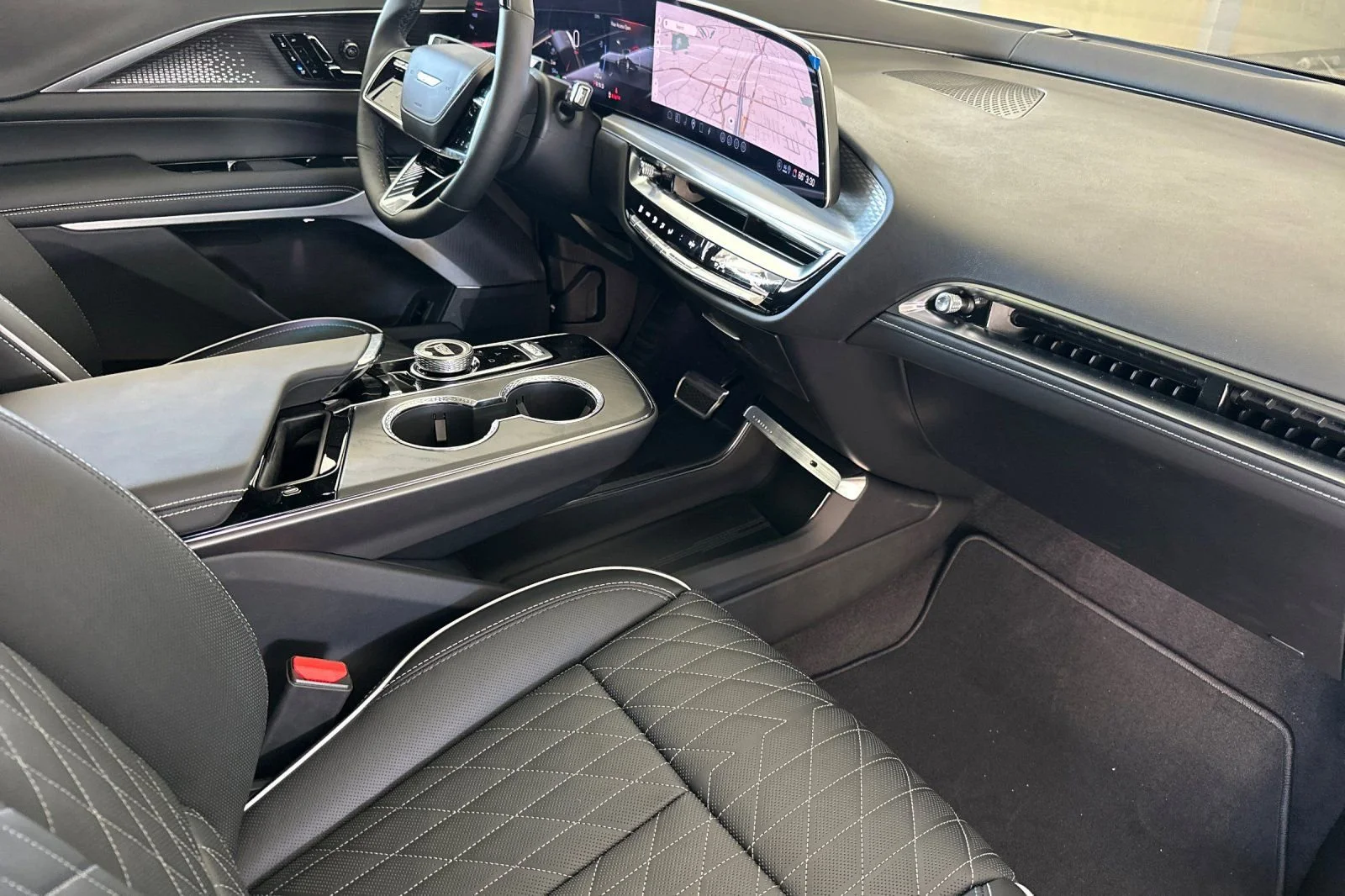 2026 Cadillac LYRIQ V Premium - Photo 16