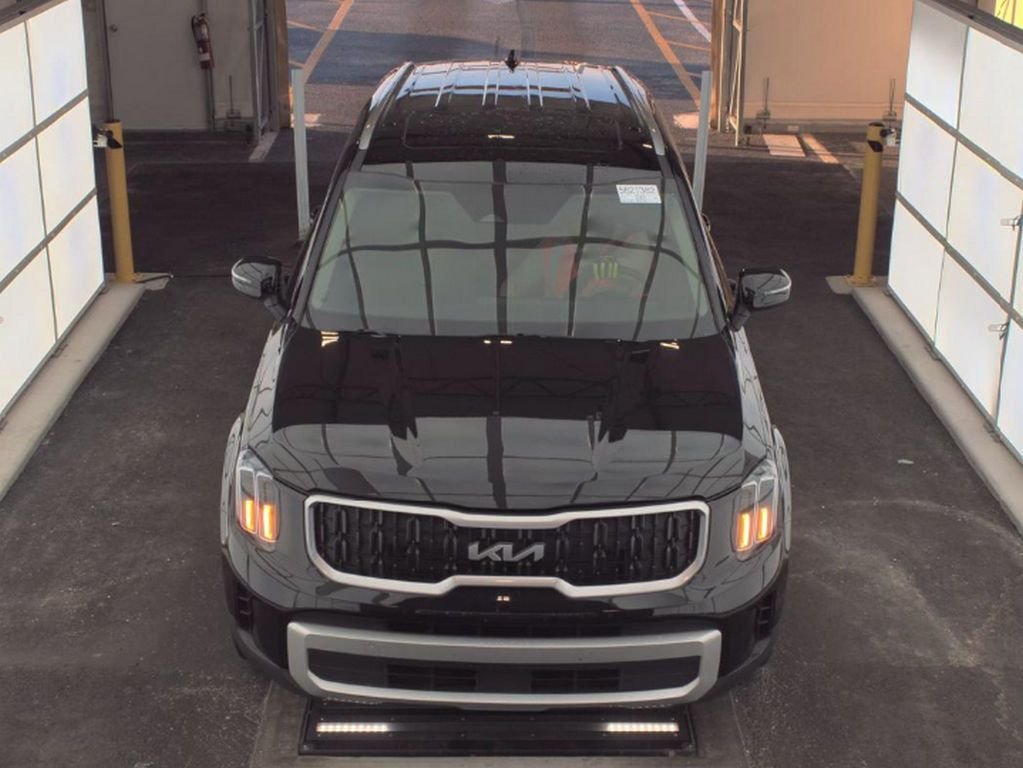 Used 2025 Black Kia EX image 3
