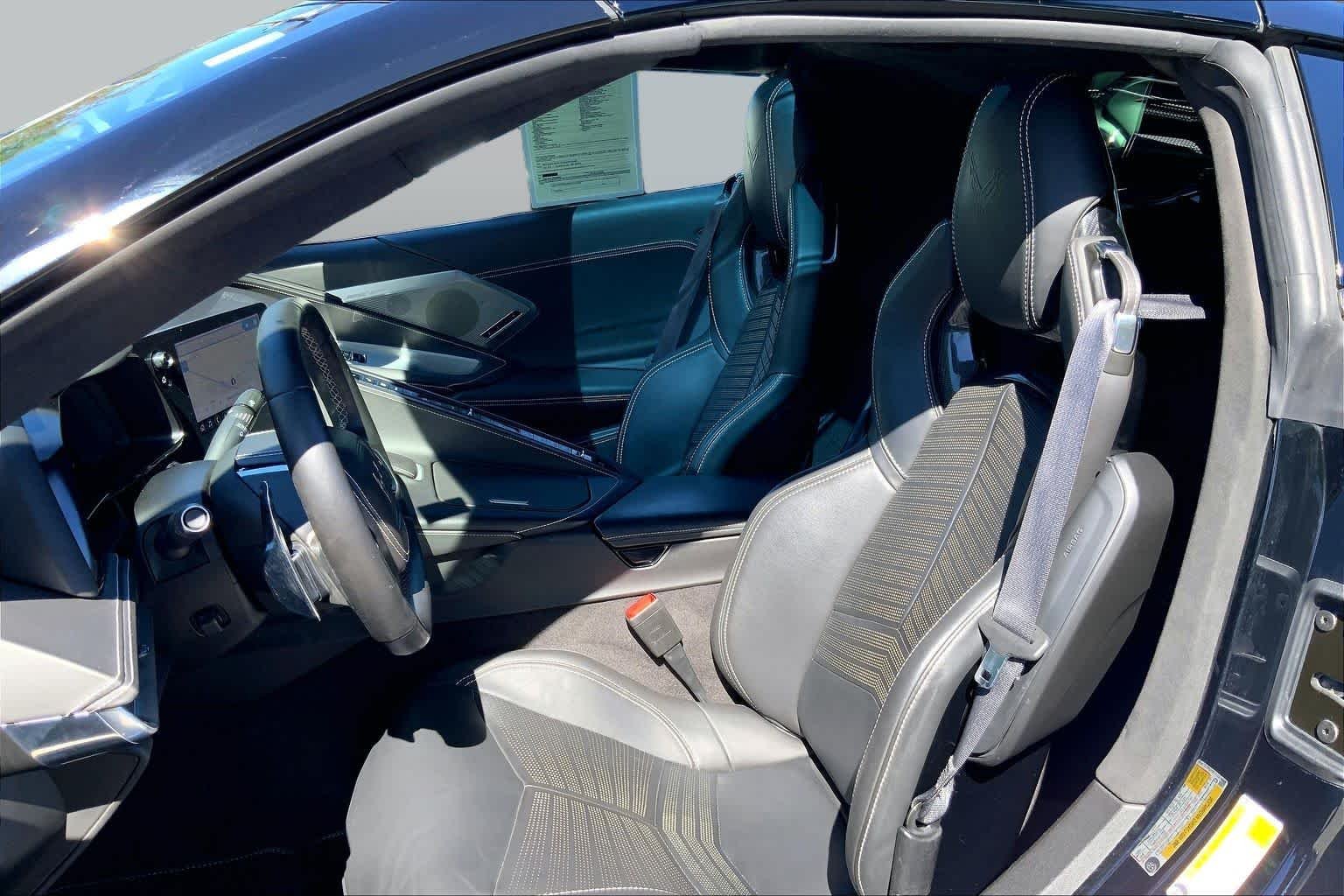 Used 2023 Black Chevrolet 3LT image 9