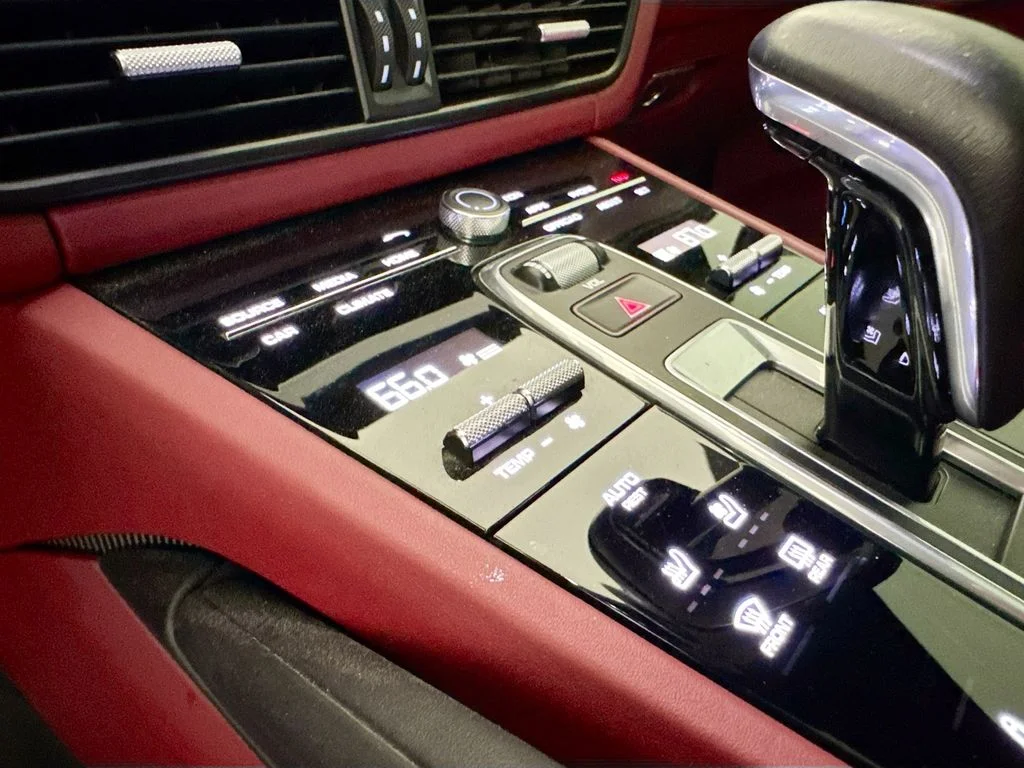 Used 2022 White Porsche Base image 16