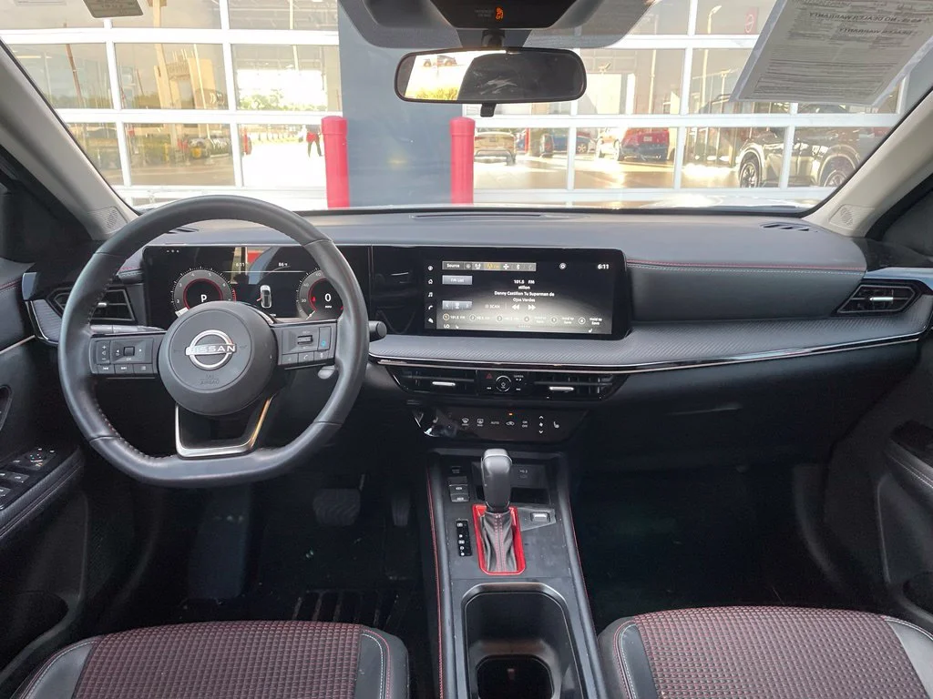 Used 2025 White Nissan SR image 11