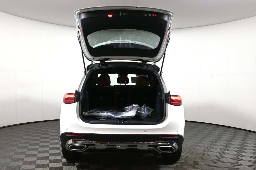 New 2027 Polar White Mercedes-Benz GLC 300 image 31