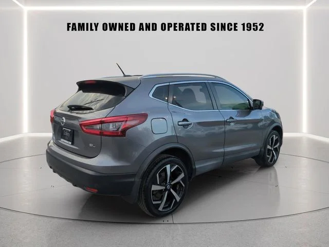 Used 2020 Gray Nissan SL image 5