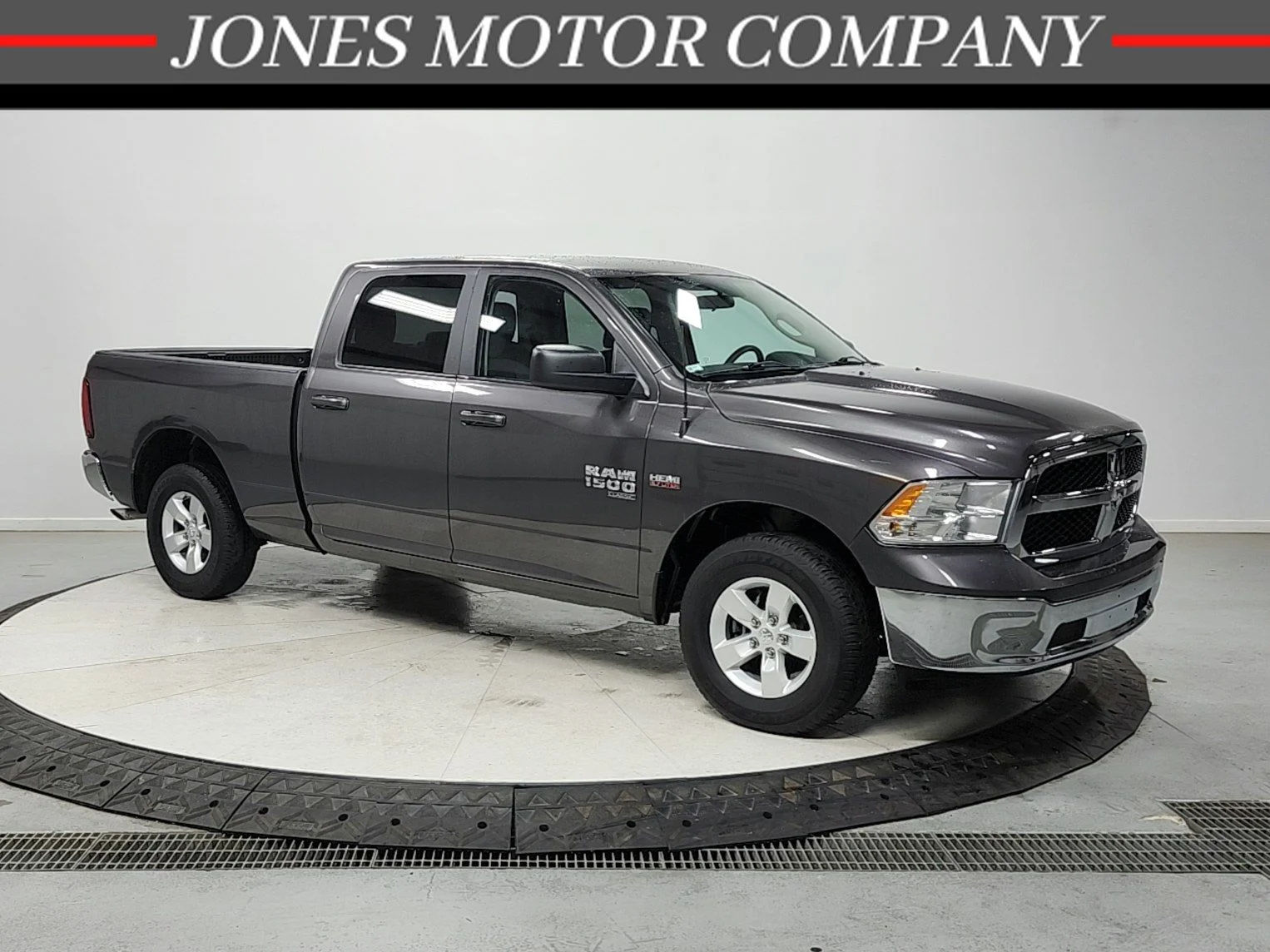 2021 RAM 1500 Classic SLT 4x4 Crew Cab 6'4's photo