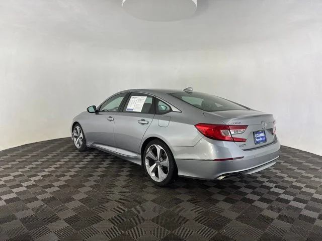 Used 2018  Honda Touring image 10