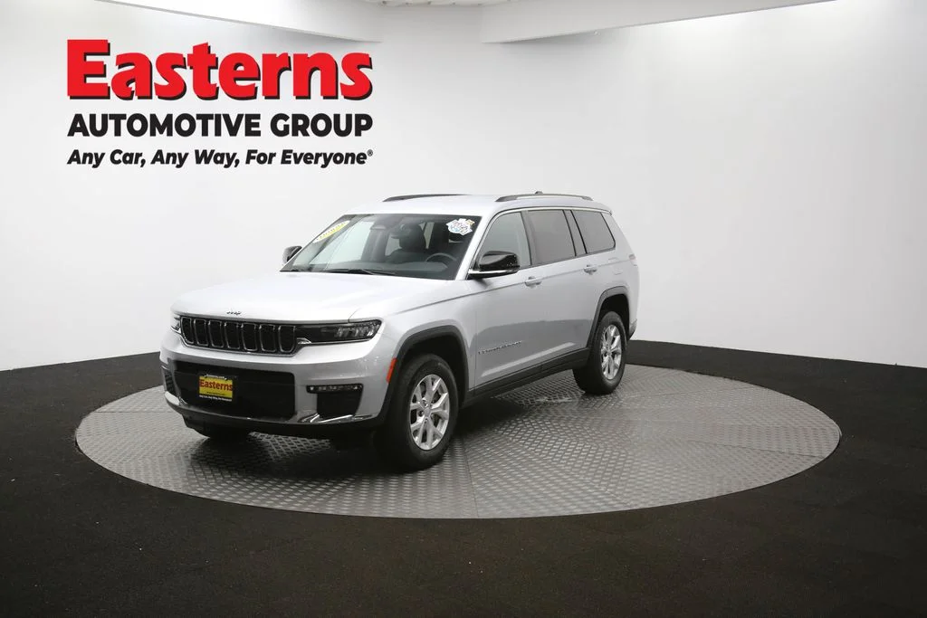 Used 2023 Silver Jeep Limited image 56