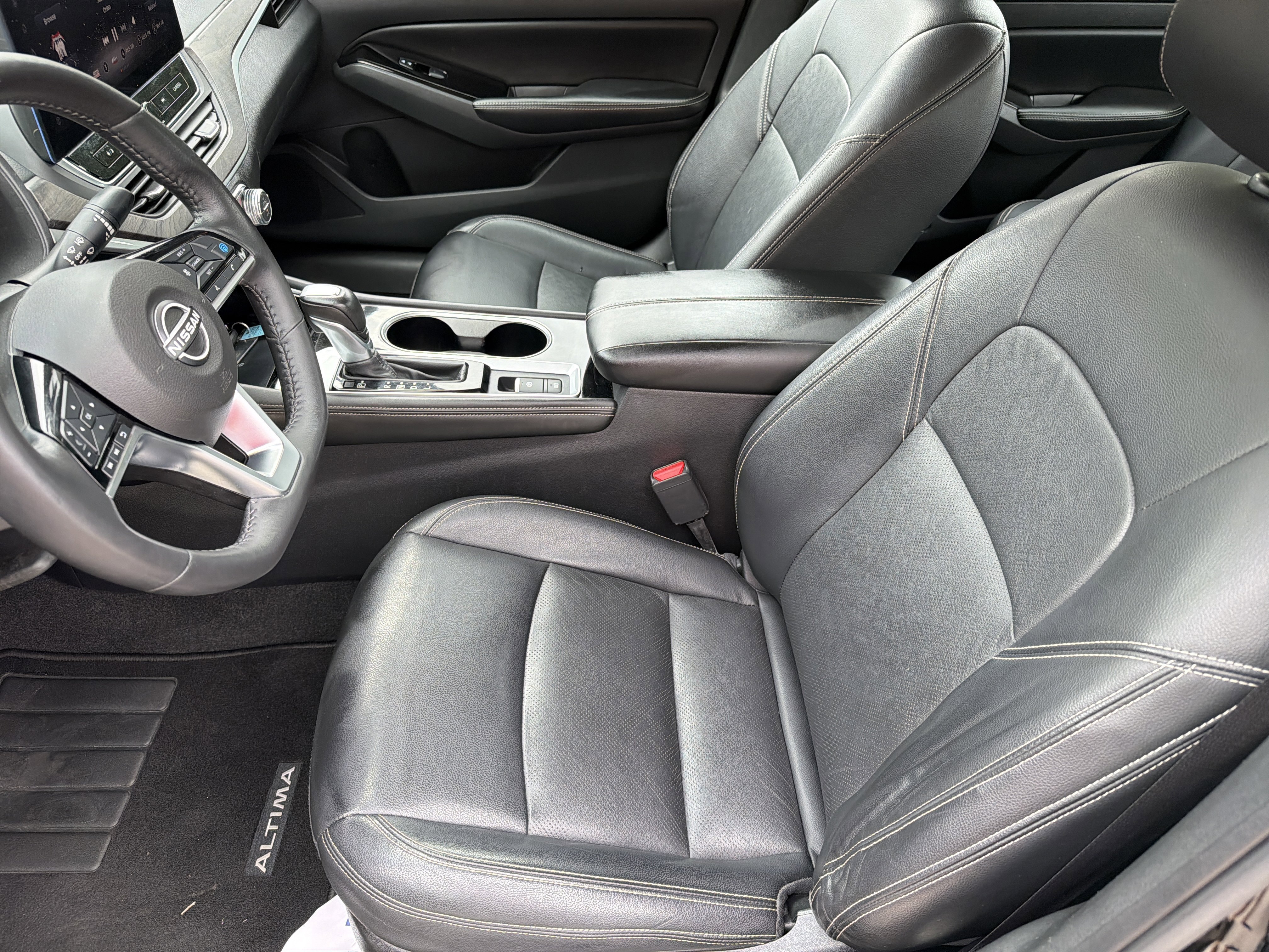 Used 2024 Super Black Nissan 2.5 SL image 10