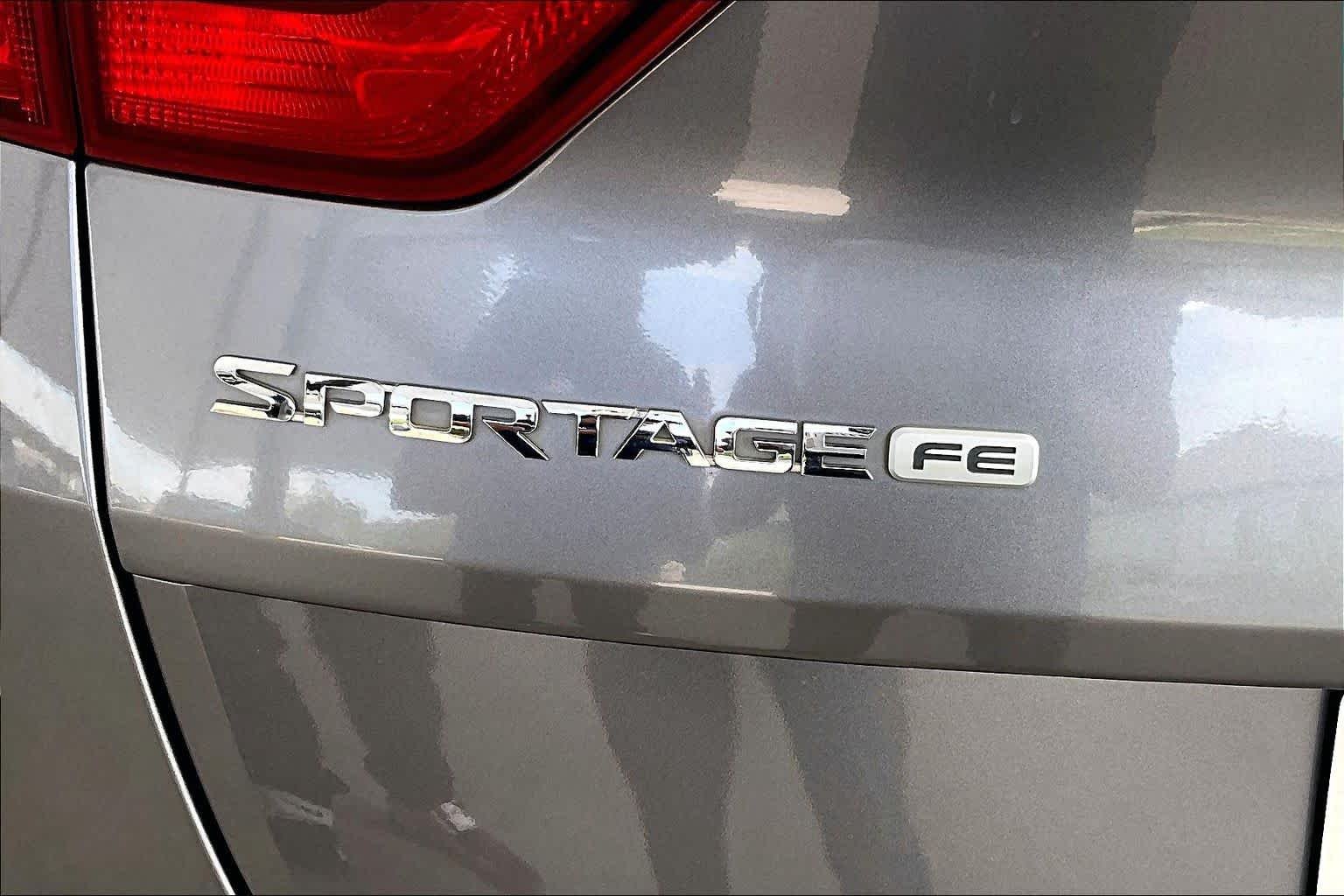 Used 2017 Mineral Silver Kia LX image 10