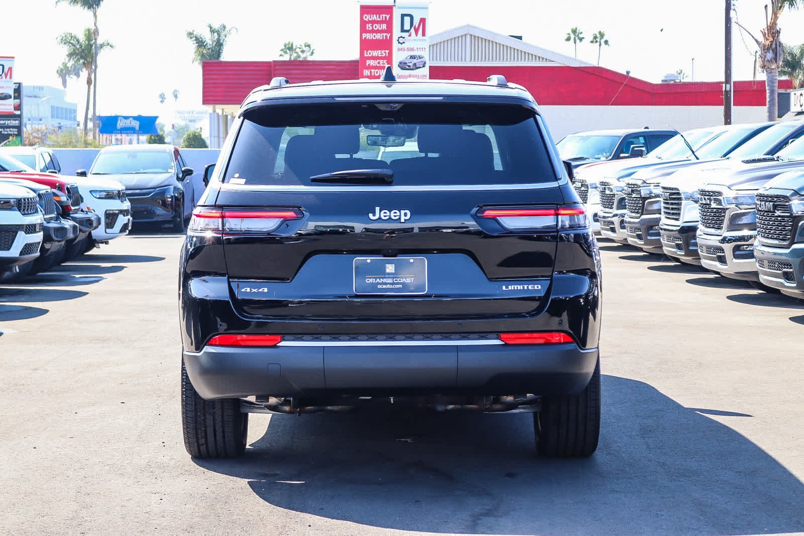 New 2027 High-Gloss Black Paint Jeep Limited image 5
