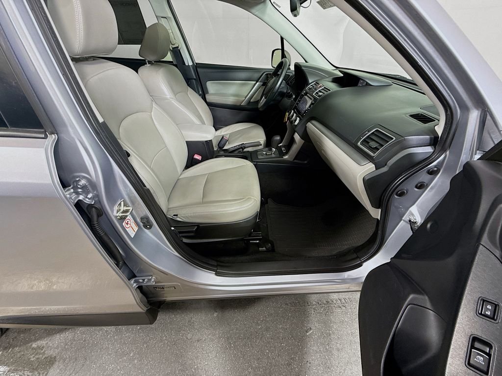 Used 2017 Ice Silver Metallic Subaru Premium image 26