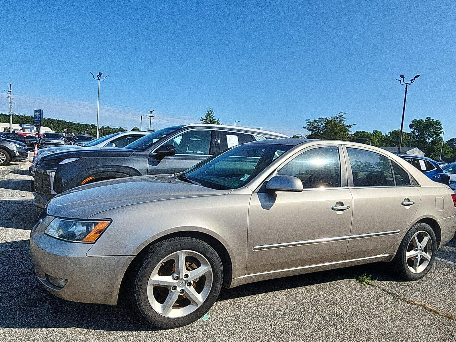 Used 2008  Hyundai SE image 2