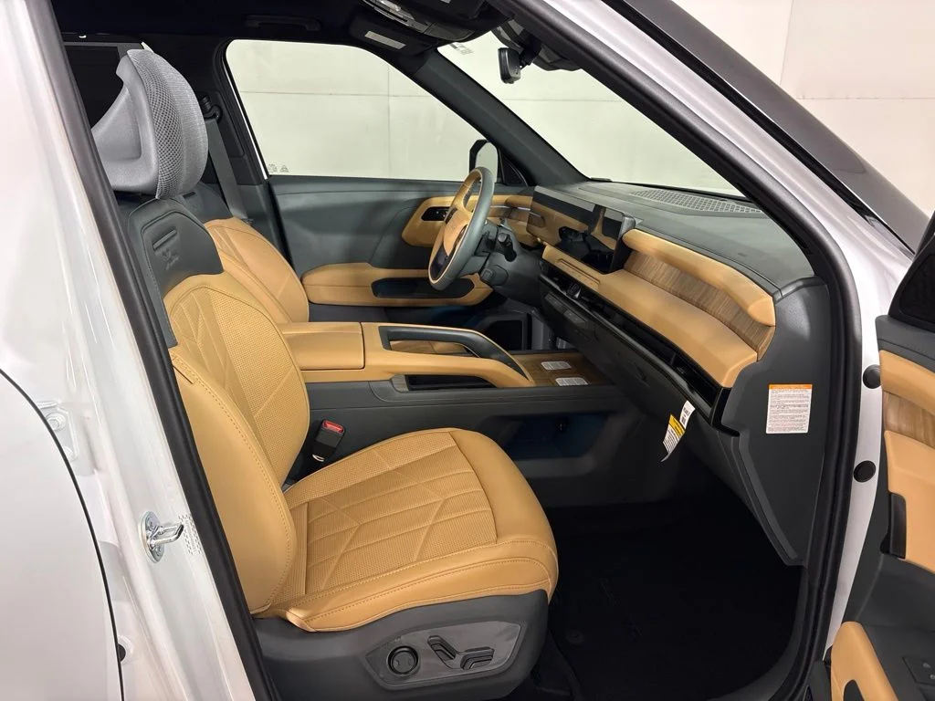 New 2027 Glacial White Pearl Kia X-Line SX image 17