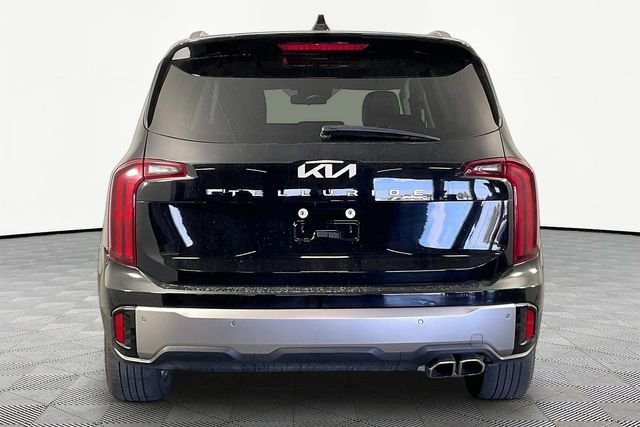 Used 2025 Black Kia S image 4