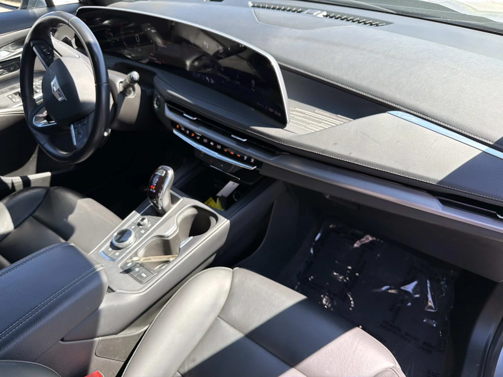 2024 Cadillac XT4 Premium Luxury - Photo 25