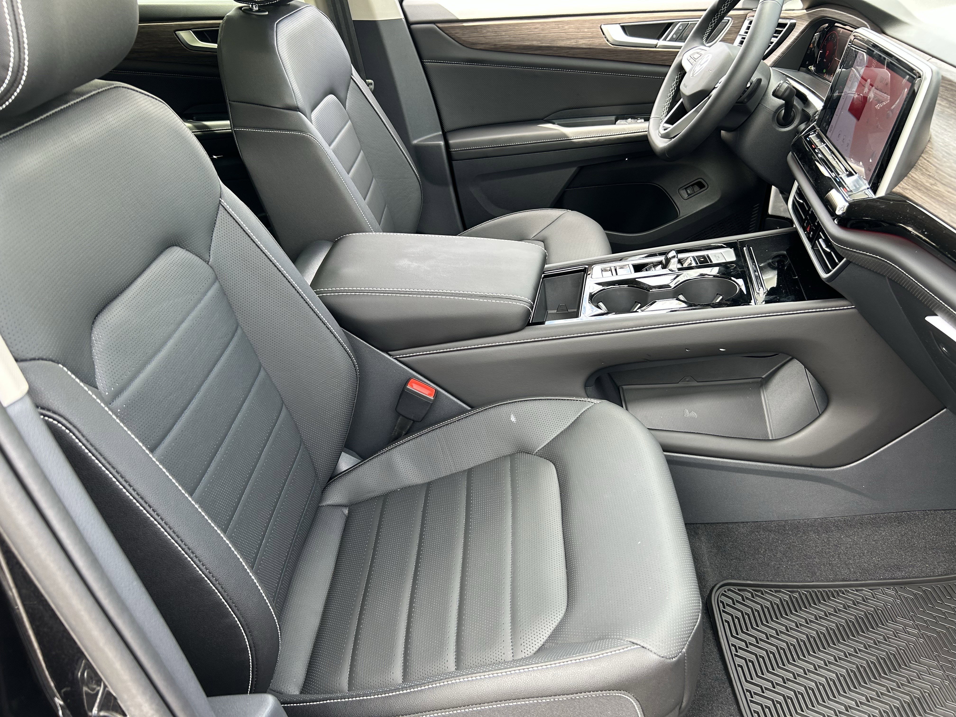 New 2026 Deep Black Pearl Volkswagen 2.0T SEL image 7