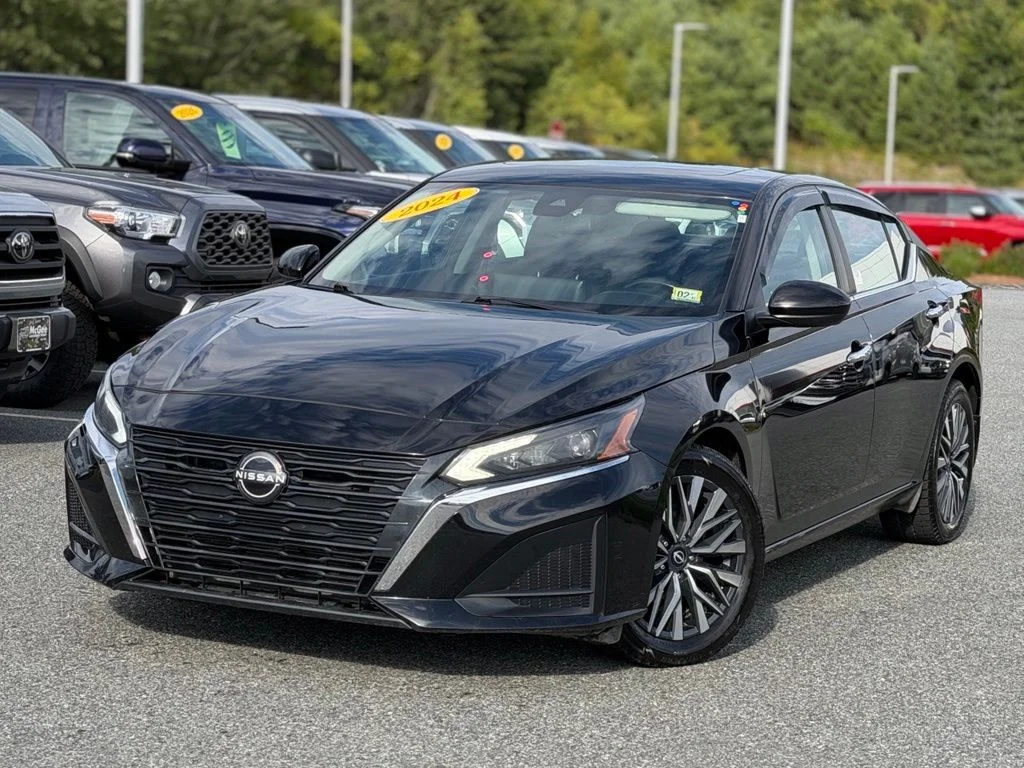Used 2024 Black Nissan 2.5 SV image 1