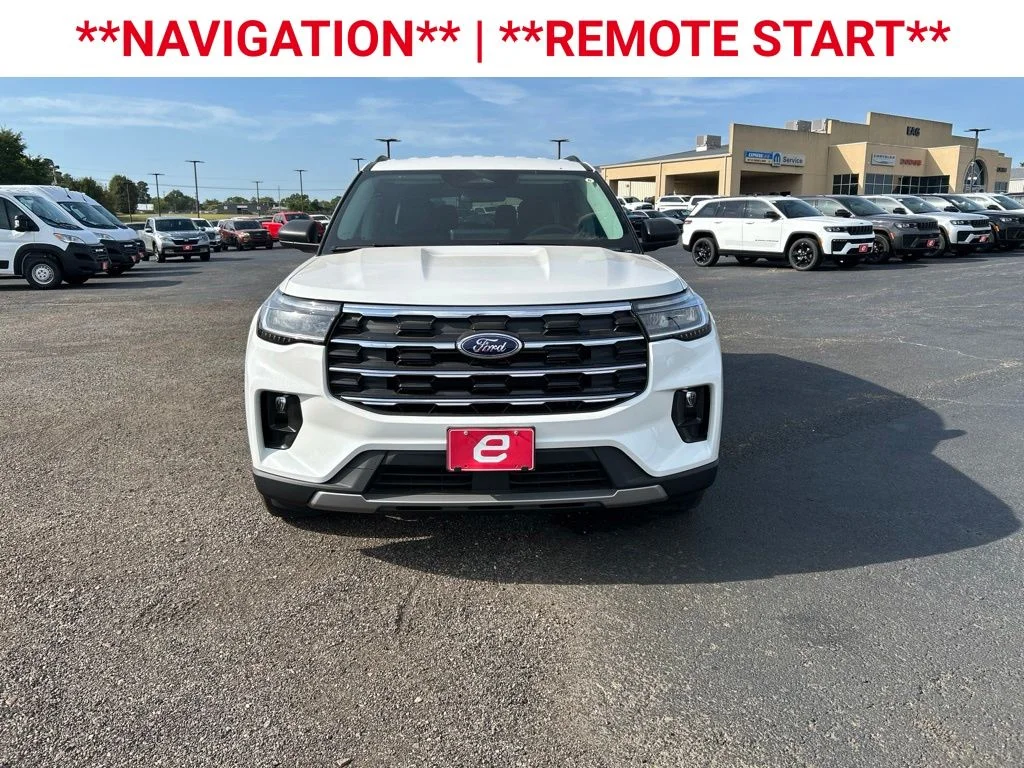 New 2026 Star White Metallic Tri-Coat Ford Active image 2