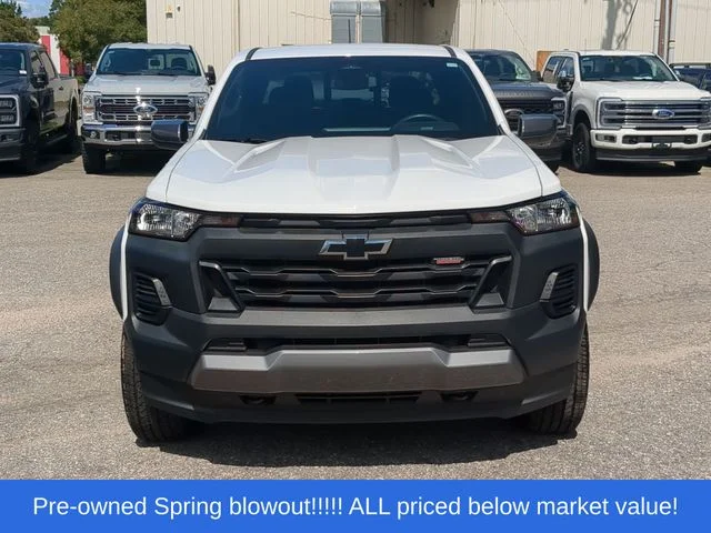 Used 2025 White Chevrolet Trail Boss image 16
