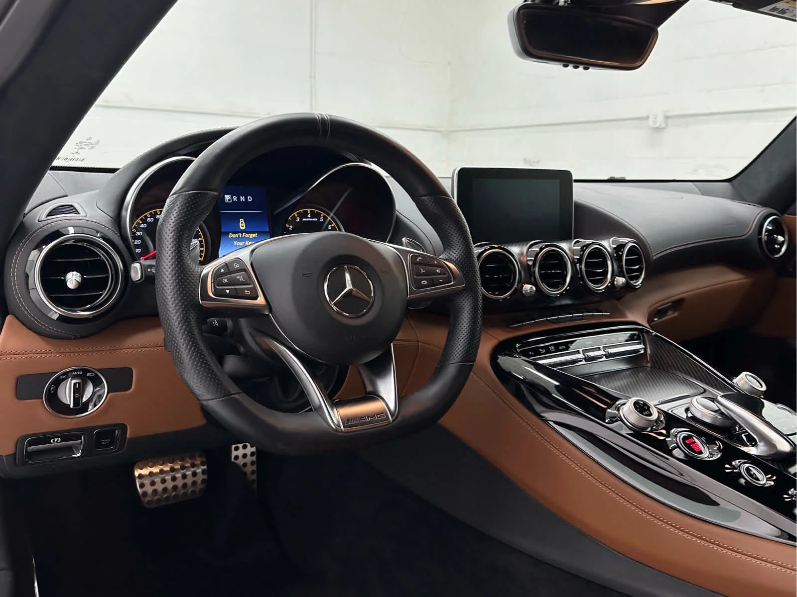 Used 2018 designo Diamond White Metallic Mercedes-Benz AMG® GT C image 17