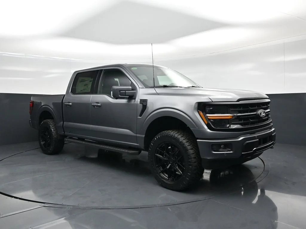 New 2026 Carbonized Gray Metallic Ford XLT image 22