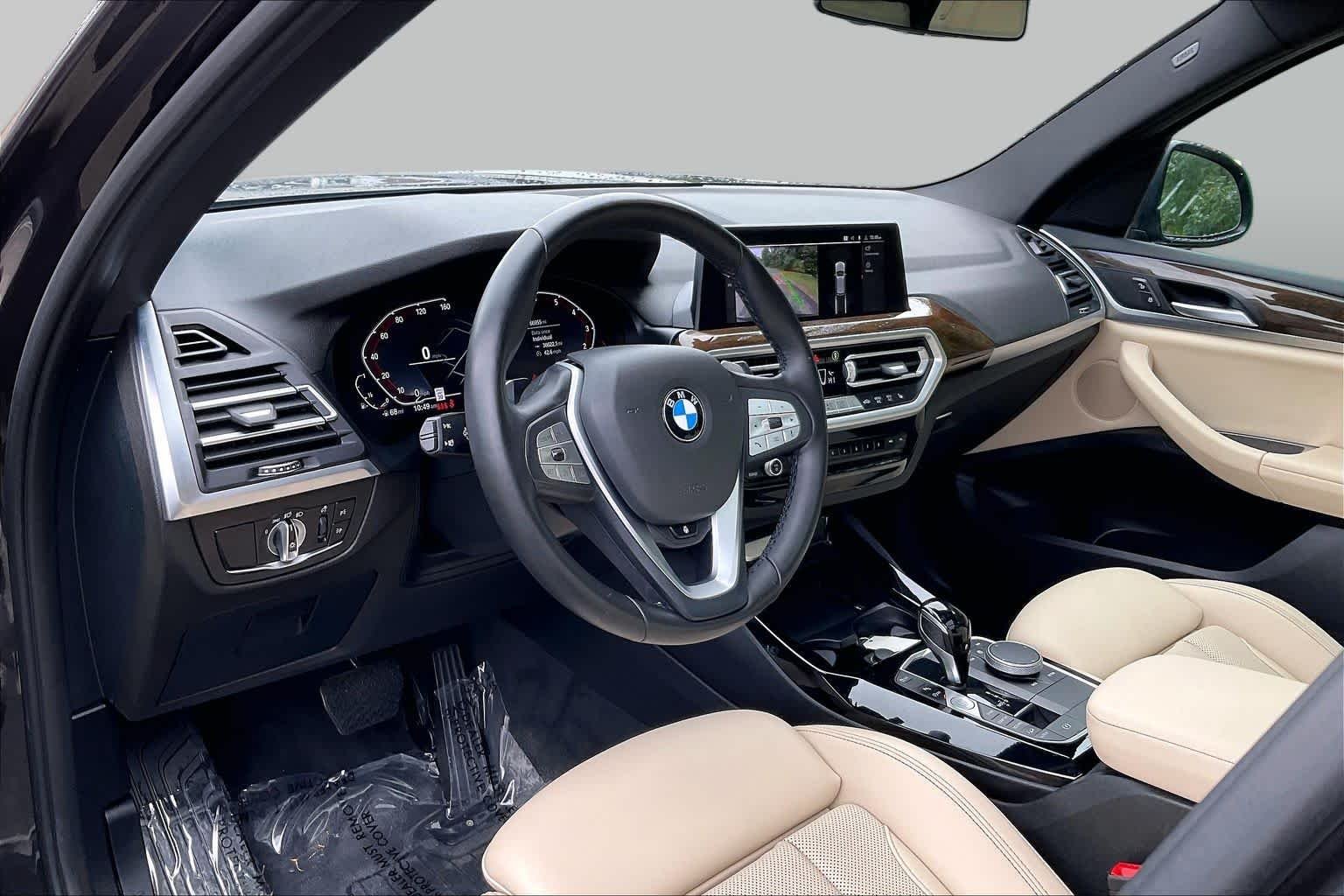 Used 2023 Dark Graphite Metallic BMW xDrive30i image 17